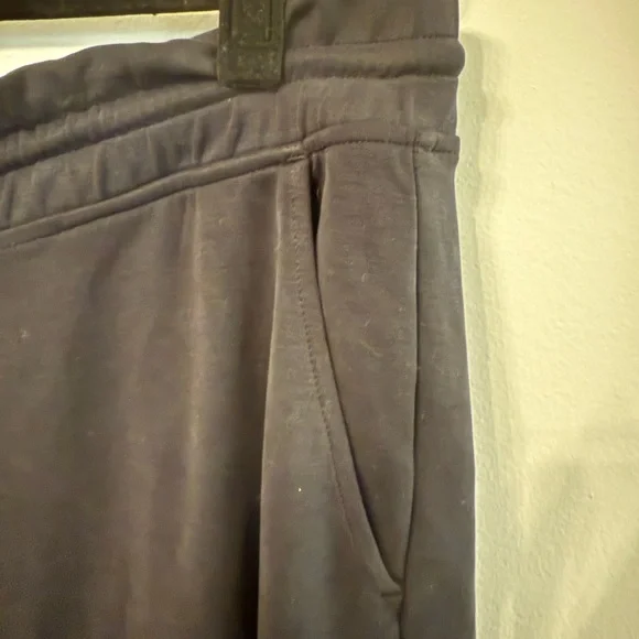 Athleta Cropped Sweats | XL | Black - Picture 2 of 7